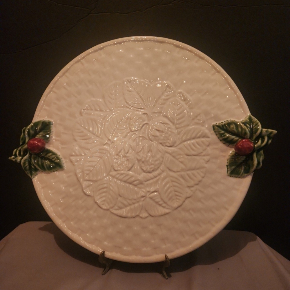 Bordallo Pinheiro made in Portugal White cake Plate or Cheese Platter
